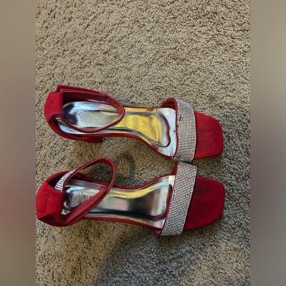 Red heels with rhinestones - Picture 2 of 6